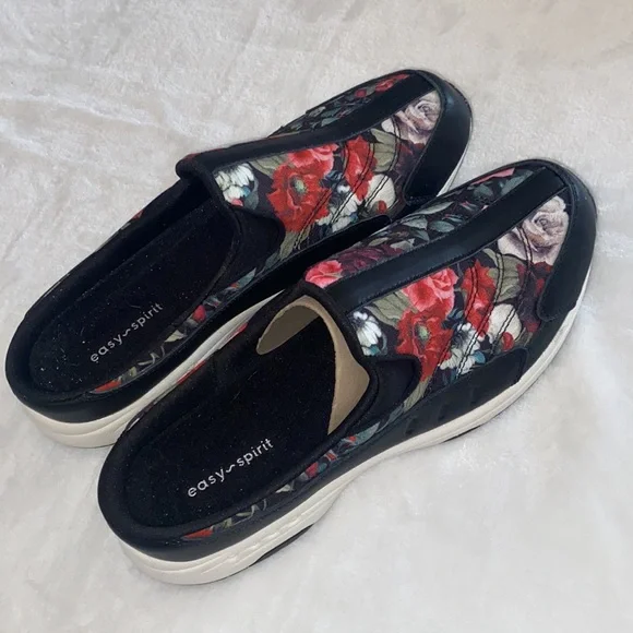 Women’s Easy Spirit Traveltime Mule, Black Floral shoes. Size 11M - Picture 3 of 6